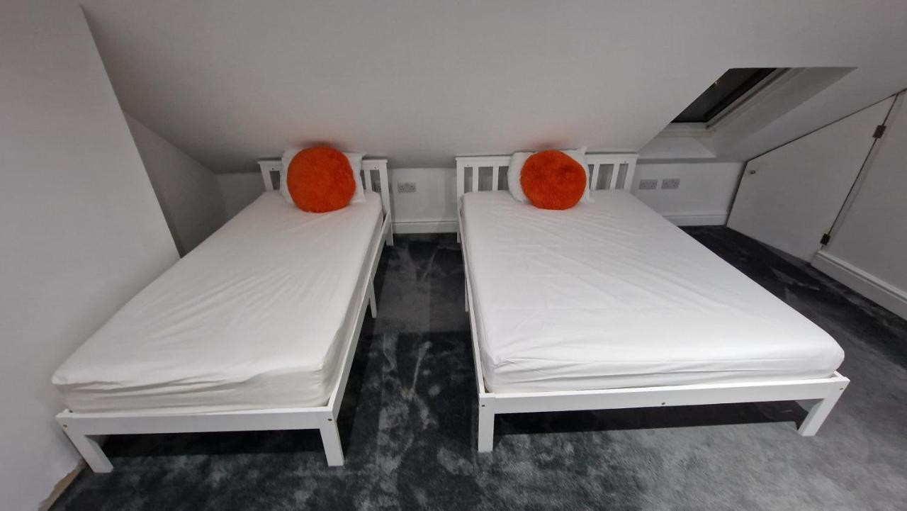 Comfort Sleep - Rooms With Shared Facilities Windsor Buitenkant foto