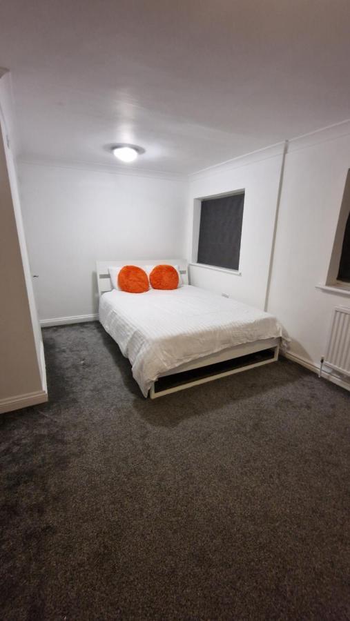 Comfort Sleep - Rooms With Shared Facilities Windsor Buitenkant foto