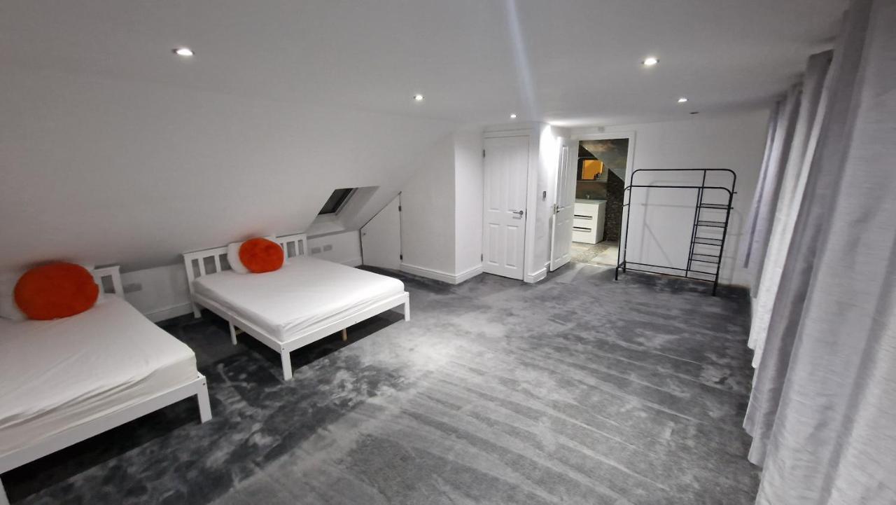 Comfort Sleep - Rooms With Shared Facilities Windsor Buitenkant foto