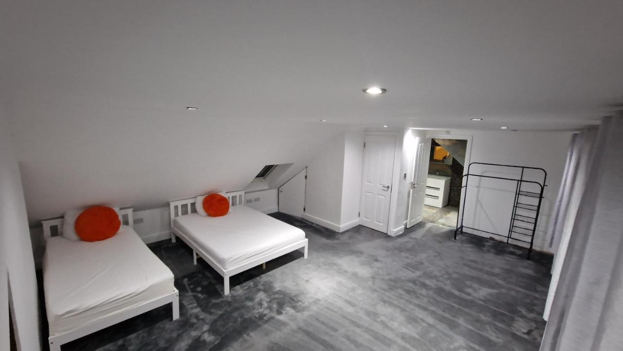 Comfort Sleep - Rooms With Shared Facilities Windsor Buitenkant foto
