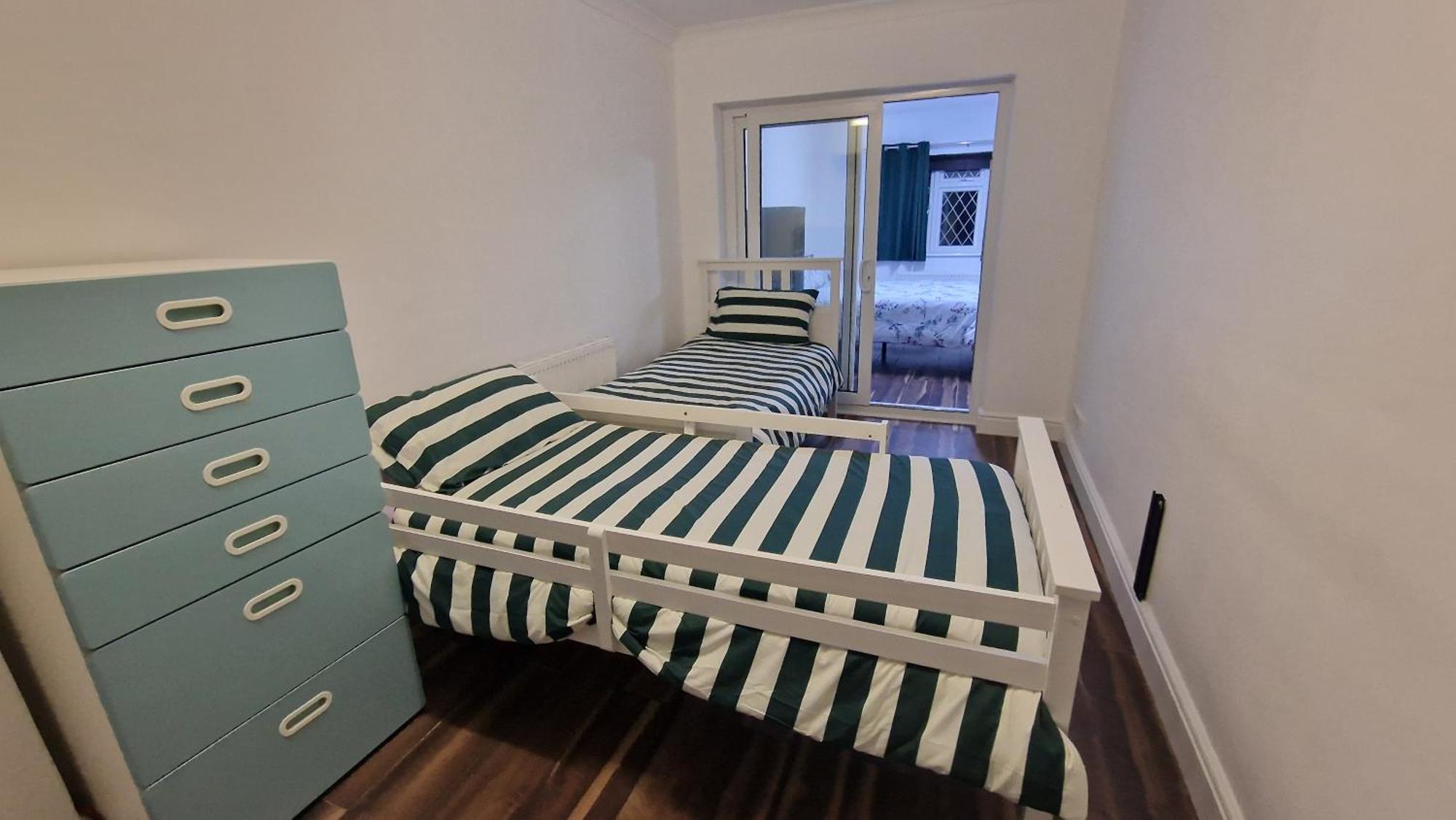 Comfort Sleep - Rooms With Shared Facilities Windsor Buitenkant foto
