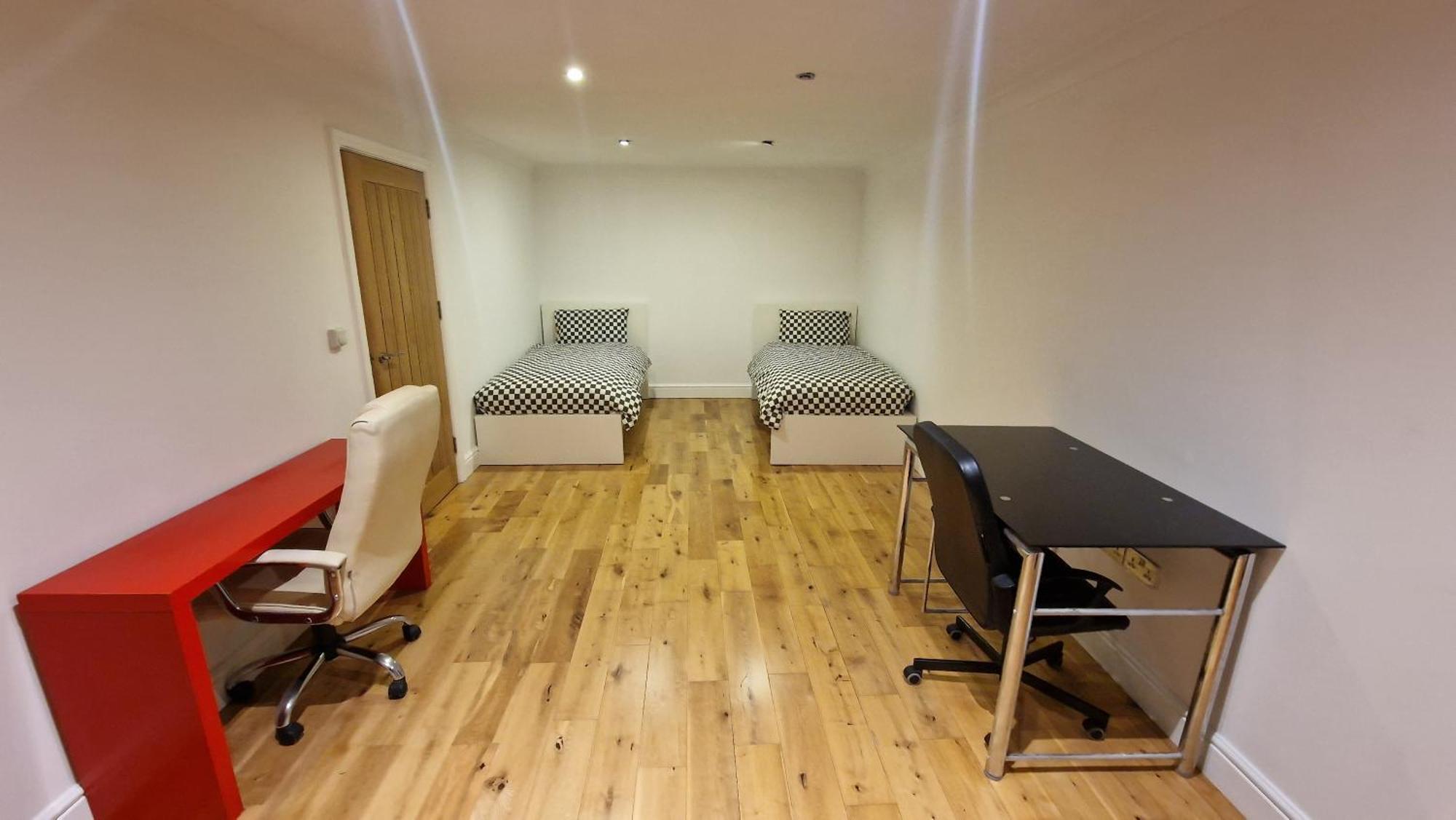 Comfort Sleep - Rooms With Shared Facilities Windsor Buitenkant foto