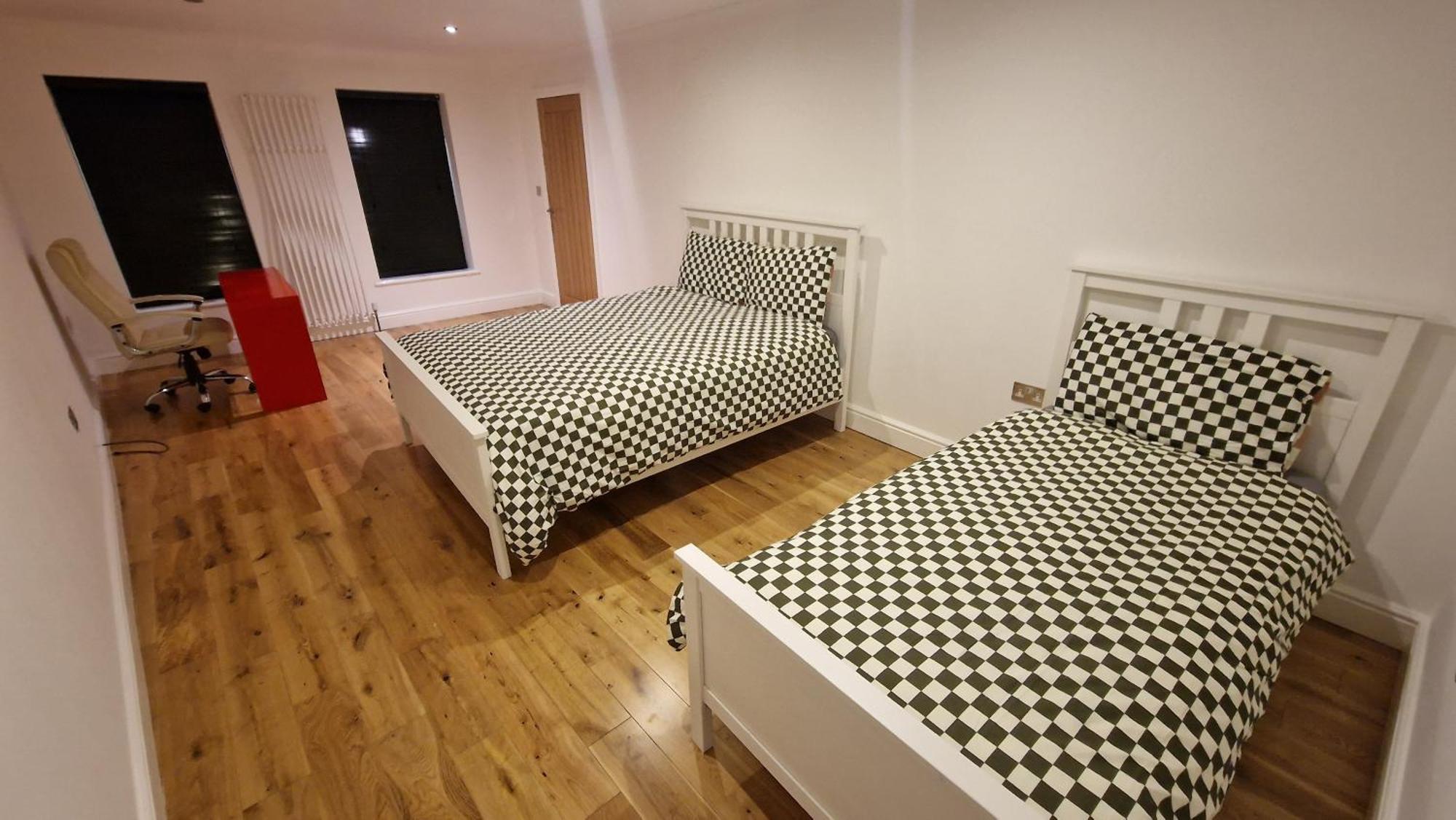 Comfort Sleep - Rooms With Shared Facilities Windsor Buitenkant foto